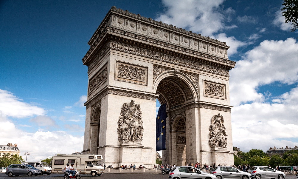 パリ凱旋門の行き方・入場料・開館・観光見どころ基本情報ガイド Arc